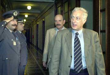 Την έναρξη διαπραγματεύσεων για τις γερμανικές αποζημιώσεις ζητά ο Μ.Σταθόπουλος