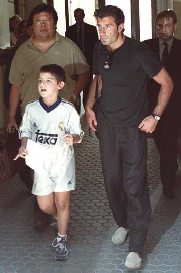 Πρώτη προπόνηση του Φίγκο στη Ρεάλ – Θέλω ευρωπαϊκό τίτλο