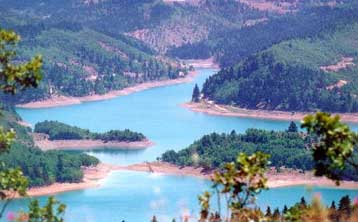 Υποχώρησαν τα πύρινα μέτωπα με εξαίρεση αυτό στην Αγιά Λάρισας