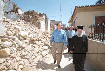Στη Σάμο ο Καραμανλής – Βολές κατά της κυβέρνησης για τις πυρκαγιές