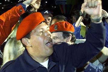 Ανοιξαν οι κάλπες στη Βενεζουέλα – Μάχη για την προεδρία δίνουν δύο πρώην πραξικοπηματίες