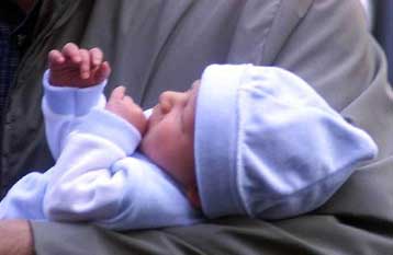 Επίθεση Μπλερ κατά των ΜΜΕ για τη δημοσίευση φωτογραφιών από τη βάπτιση του μικρού Λίο