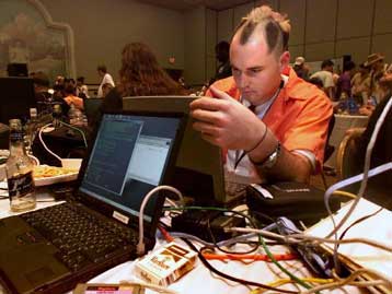 Η αμερικανική κυβέρνηση ζητά βοήθεια από τους χάκερ!