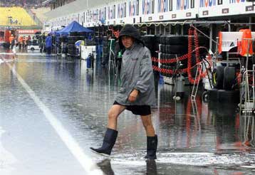 Καταιγίδα στέλνει 13 φίλους της Formula 1 στο νοσοκομείο