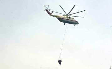 Σε εξέλιξη πυρκαγιά στα Γρεβενά-Υπό μερικό έλεγχο η φωτιά στην Αγιά Λάρισας