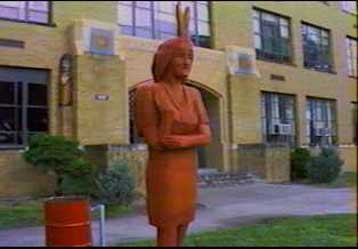 Εστω και αργά αποκαθίσταται η ιστορική μνήμη των Ινδιάνων του Ντένβερ