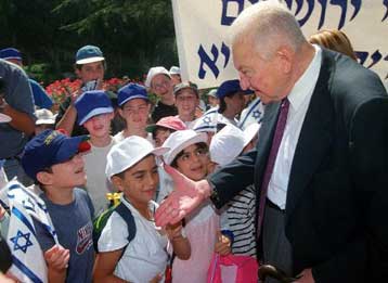 Στο νοσοκομείο για εγχείρηση ανοιχτής καρδιάς ο Εζέρ Βάιτσμαν