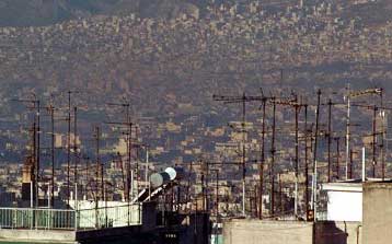 Ζέστη και νέφος έπνιξαν την Αθηνα