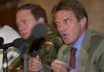 Για την τουρκική μειονότητα στο Κόσοβο θα συζητήσουν Κουσνέρ και Τζεμ στην Αγκυρα