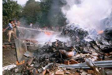 Δεκάδες νεκροί από δύο δυστυχήματα στο Νεπάλ και το Μπαγκλαντές