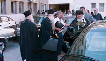 Ματιασμένος ο Κ.Σημίτης, κατά το μητροπολίτη Καλαβρύτων