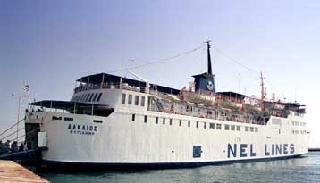 Για υπερφόρτωση του λιμανιού της Ραφήνας κάνει λόγο ο δήμαρχός της – Παρέμβαση Παπουτσή