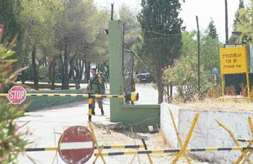 Ερευνες για το θάνατο 22χρονου έξω από το στρατόπεδο Χωραφά