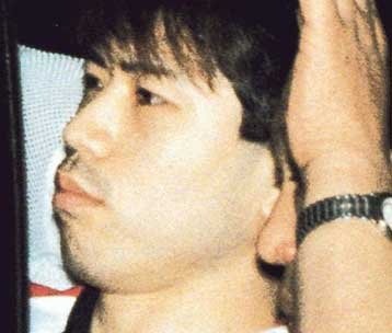 Σε θάνατο καταδικάστηκε άλλο ένα μέλος της Αούμ Σινρίκο για δολοφονίες