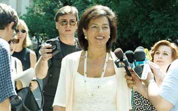 Πρότυπο σε πολλά σημεία η βρετανική Δημόσια Διοίκηση για την Ελλάδα, κατά τη Β.Παπανδρέου