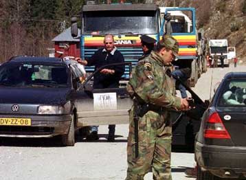 Ο γιουγκοσλαβικός στρατός έκλεισε τα σύνορα Αλβανίας – Μαυροβουνίου