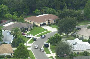 νεκρός ο καταζητούμενος και μία όμηρός του