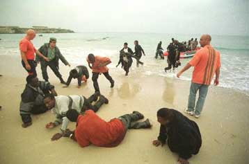 Ρεκόρ συλλήψεων λαθρομεταναστών στα στενά του Γιβραλτάρ