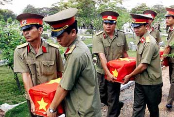 Βρέθηκε ομαδικός τάφος από την εποχή του πολέμου στο Βιετνάμ