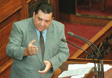 Νέος πονοκέφαλος στη ΝΔ από δηλώσεις Γ.Καρατζαφέρη και Κ.Μητσοτάκη