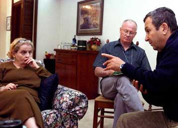 Επέστρεψε ο Κλίντον στο Καμπ Ντέιβιντ – Η Ιερουσαλήμ αγκάθι των διαπραγματεύσεων