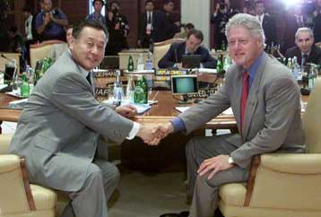 Για την καταπολέμηση της παγκόσμιας φτώχειας δεσμεύτηκε η G8