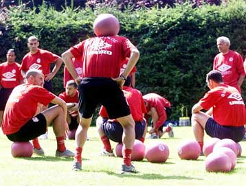 Τρεις ημέρες εκτός προπονήσεων ο Αντζας – Σιγά-σιγά στις προπονήσεις ο Καστίγιο