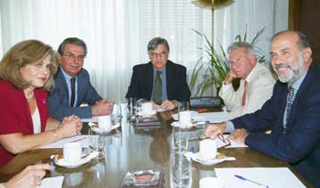 Απορρίπτει ο ΣΕΒ το 35ωρο