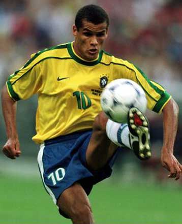 Για… τσιγκουνιά κατηγορεί τους υπευθύνους της Μπαρτσελόνα ο Ριβάλντο