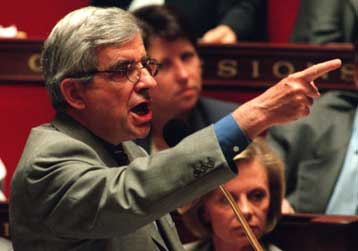 Σκληραίνει τη στάση της έναντι των σύγχρονων δουλεμπόρων η Γαλλία