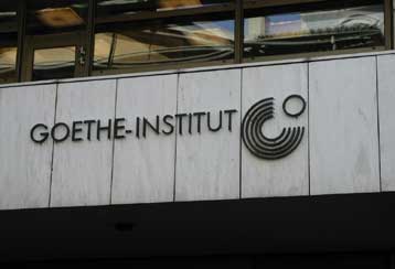 Να συνεχιστούν οι κατασχέσεις γερμανικών περιουσιών ζητούν τα θύματα του Διστόμου