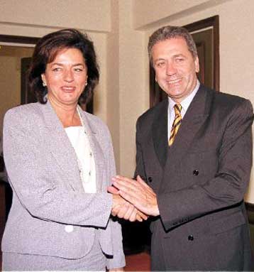 Βάσω Παπανδρέου και Δημήτρης Αβραμόπουλος συζήτησαν για το 2004