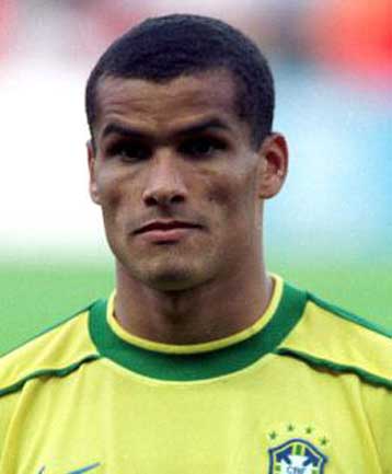 Πρώτη η Αργεντινή στον όμιλο της Νοτίου Αμερικής για τα προκριματικά του Μουντιάλ 2002