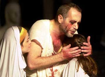 Διθύραμβοι του ιταλικού Τύπου για τον Οιδίποδα Τύραννο στο Κολοσσαίο