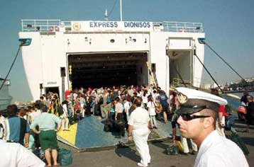 Ο  Χρ.Παπουτσής ενημερώνει τον Κ.Σημίτη για τα προβλήματα της ναυτιλίας