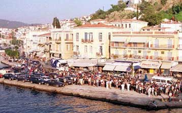 Υποχρεωτική η τήρηση των αναγραφόμενων τιμών στα εμφιαλωμένα νερά και αναψυκτικά