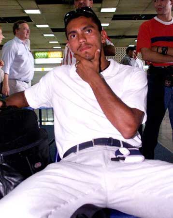 Με υψηλούς στόχους πέταξε ο Ολυμπιακός για τη Γερμανία