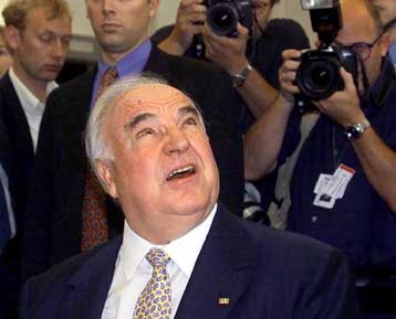 Νέο πρόστιμο πάνω από 1 δισ. δραχμές στο CDU για τις παράνομες δωρεές στον Κολ