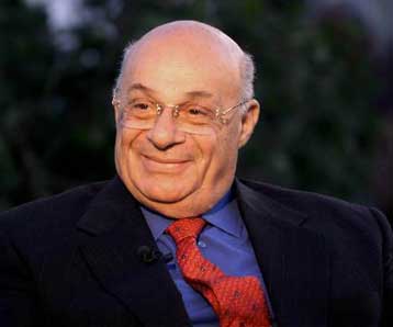 Τουρκοκύπριοι διαδηλώνουν εναντίον του Ντενκτάς ζητώντας την παραίτησή του