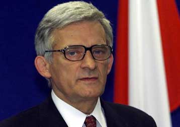 Πιέσεις προς τους 15 να επιταχύνουν τη διεύρυνση προς ανατολάς ασκεί η Πολωνία