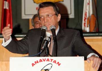 Σύγκρουση Γιλμάζ – Μπαχτσελί για τα δικαιώματα των Κούρδων