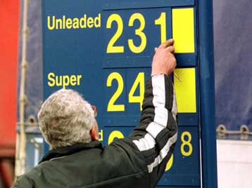 Νέα μείωση των τιμών της βενζίνης από την Τετάρτη