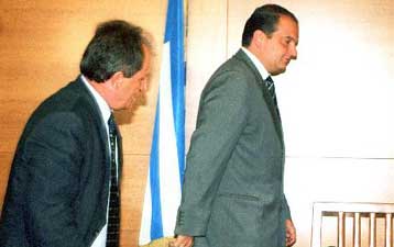 Δεν αρκεί το 35ωρο, δηλώνει ο Πολυζωγόπουλος μετά τη συνάντησή του με τον Κ.Καραμανλή