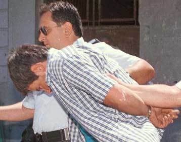 Συλλήψεις υπόπτων για εμπρησμό σε Ξυλόκαστρο, Μαντούδι και Βόλο