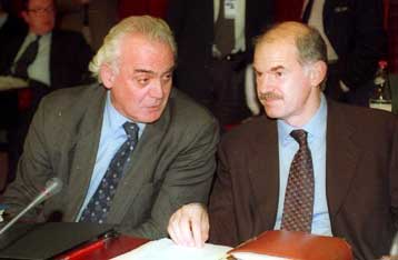 Διαφοροποίηση Τσοχατζόπουλου και Πάγκαλου για την πολιτική Παπανδρέου στα ελληνοτουρκικά