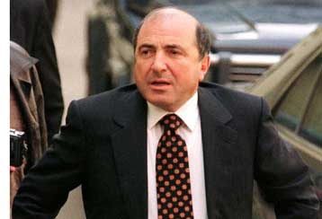 Την παραίτησή του από το βουλευτικό αξίωμα προαναγγέλλει ο Μπόρις Μπερεζόφσκι