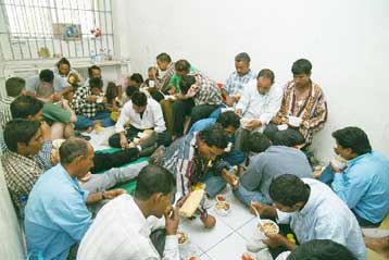 Σύλληψη 222 λαθρομεταναστών που επέβαιναν σε αλιευτικό ανοιχτά του Γυθείου