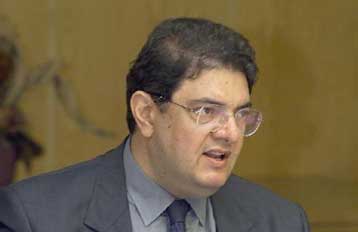 Βολές από Κακλαμάνη και Βερελή εναντίον Χριστόδουλου