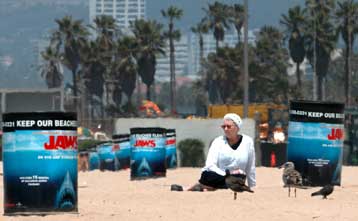Τα σαγόνια του καρχαρία έφεραν πανικό στις ακτές του Λος Αντζελες