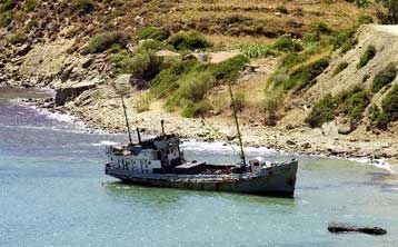 Στα χέρια του Λιμενικού τουρκικό σκάφος που μετέφερε 192 λαθρομετανάστες